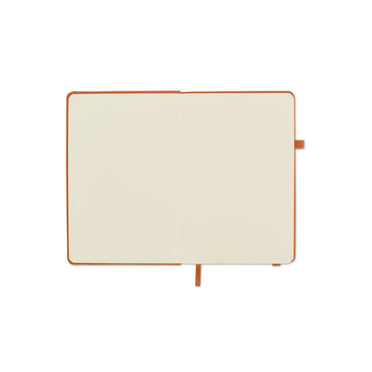 Hojas de libreta naranja con marca paginas