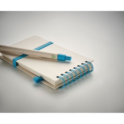 Libreta con espiral eco y boli detalles en turquesa