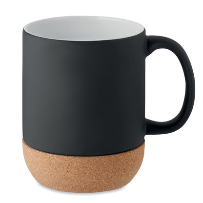 Taza de cerámica negra mate con base de corcho