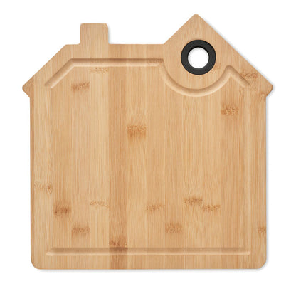 Tabla de cocina sostenible con orificio para colgar y diseño de casa.