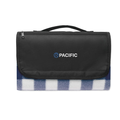 Manta de picnic plegada con logo impresos