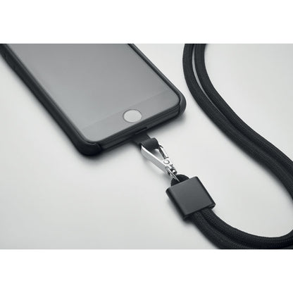 Detalle de mosquetón metálico que une el lanyard negro a un móvil con funda 