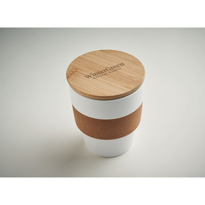 Vista superior de tapadera de madera de vaso blanco de plástico personalizada con un logotipo a láser