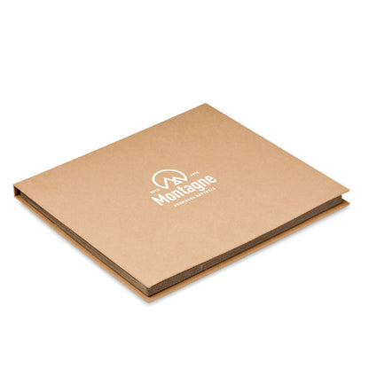 Caja de cartón personalizada con un logotipo