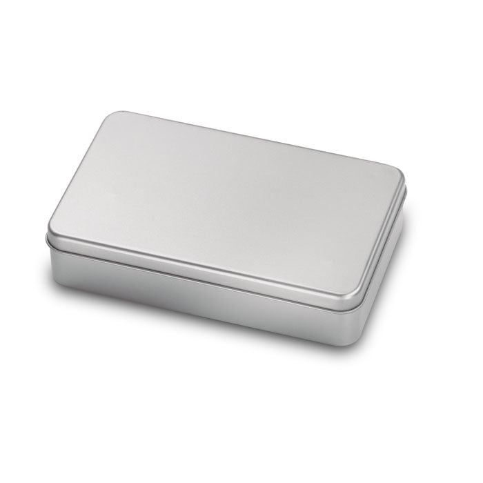 Caja de metal rectangular en acabado plateado, ideal para almacenar accesorios de vino.