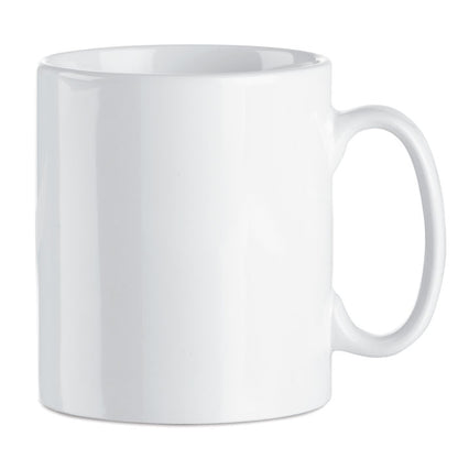 Taza clásica de cerámica blanca