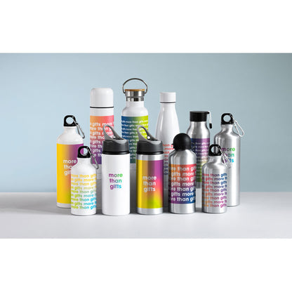 Muchas botellas y termos personalizados con coloridos diseños
