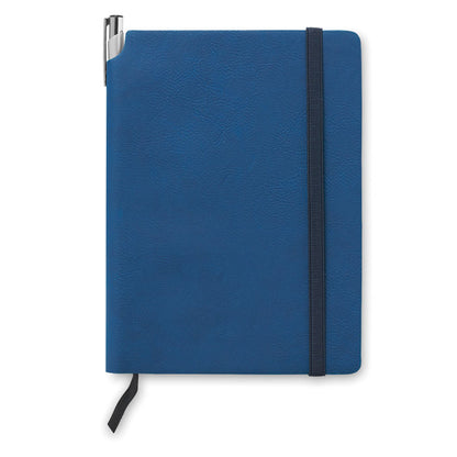 Libreta azul con cierre goma y soporte para boli en el lateral