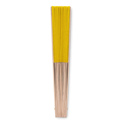 Abanico cerrado de madera y tela amarilla
