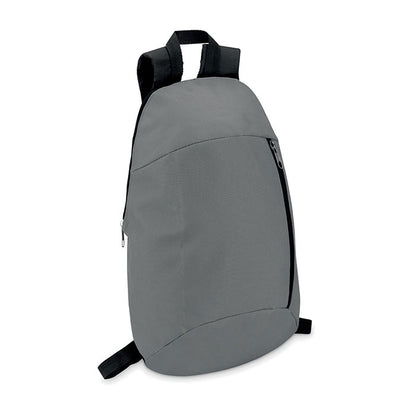 Mochila  gris de poliéster  con bolsillo exterior de cremallera. 