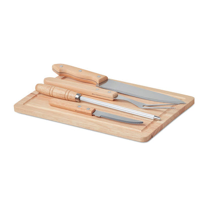Tabla de madera y accesorios para barbacoa