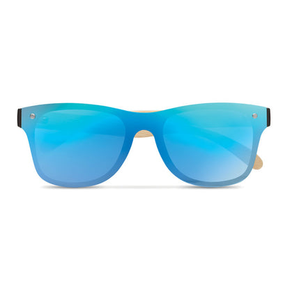 Vista frontal gafas de sol de espejo azules