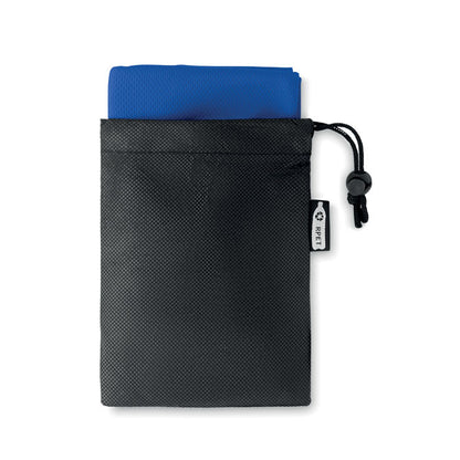 Funda negra de rejilla RPET con toalla azul 