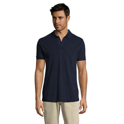 Imagen lateral de polo negro masculino de manga corta y cuello cerrado