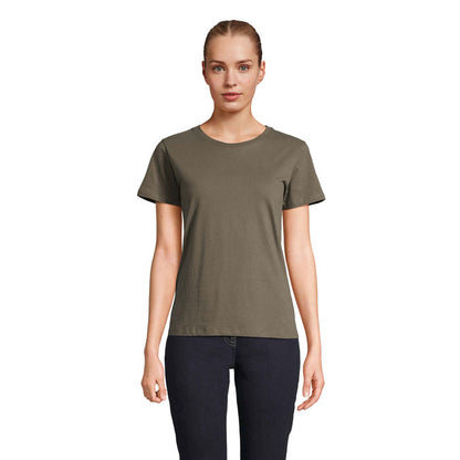 Imagen trasera de camiseta verde manzana entallada para mujer