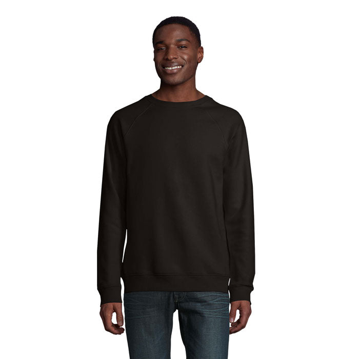Sudadera negra de cuello redondo y manga raglán vista de frente