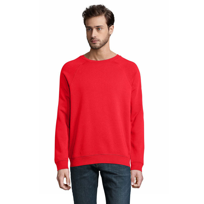 Sudadera roja de cuello redondo y manga larga