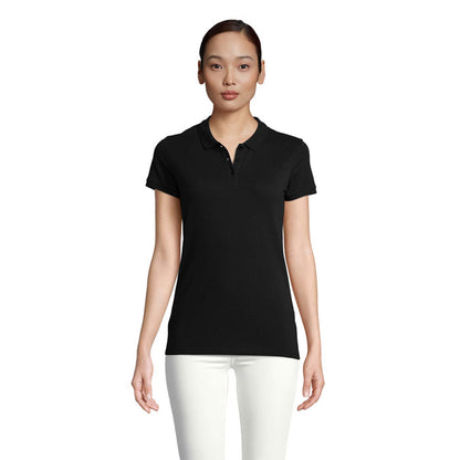 Polo negro de manga corta para mujer con diseño entallado y cuello clásico