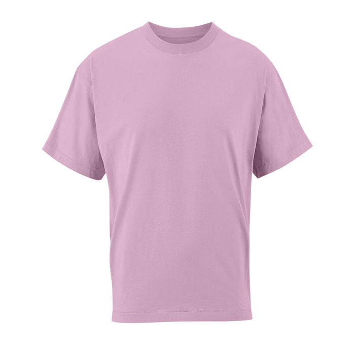 Camiseta oversize de color lila en un diseño simple con manga corta y cuello redondo.