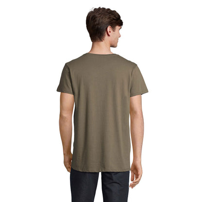 Imagen frontal de camiseta verde oliva sin estampado