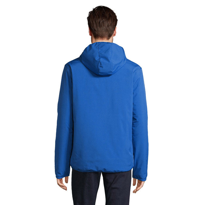 Vista trasera de parka softshell azul intenso con capucha