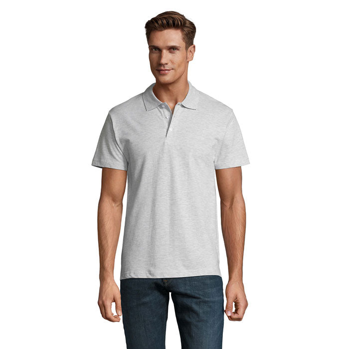 SPRING II - SPRING II MEN Polo 210g modelo en color gris claro, estilo casual y fresco para el verano.