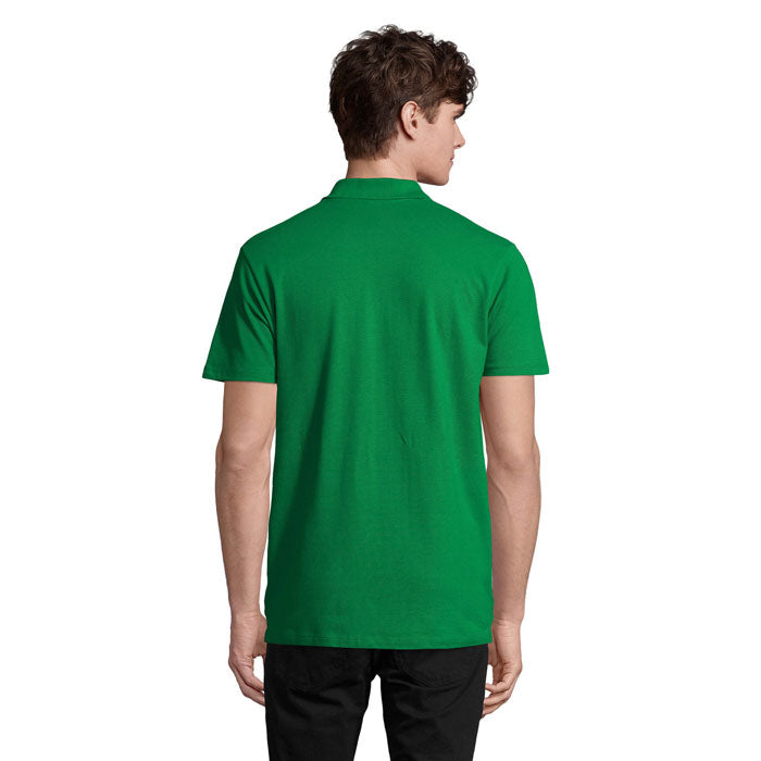 SPRING II - SPRING II MEN Polo 210g, polo piqué verde visto desde atrás, diseño casual para hombre.