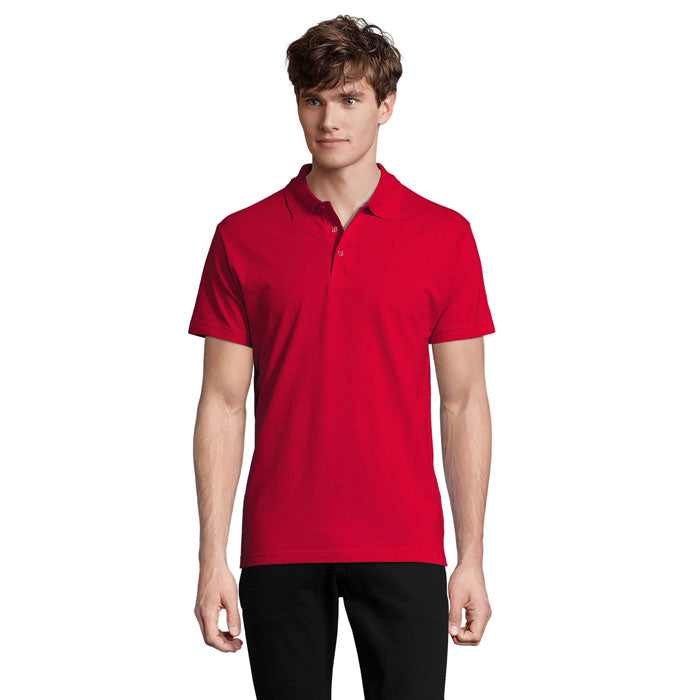 SPRING II - SPRING II MEN Polo 210g en color rojo, modelo masculino con cuello acanalado y costura reforzada.
