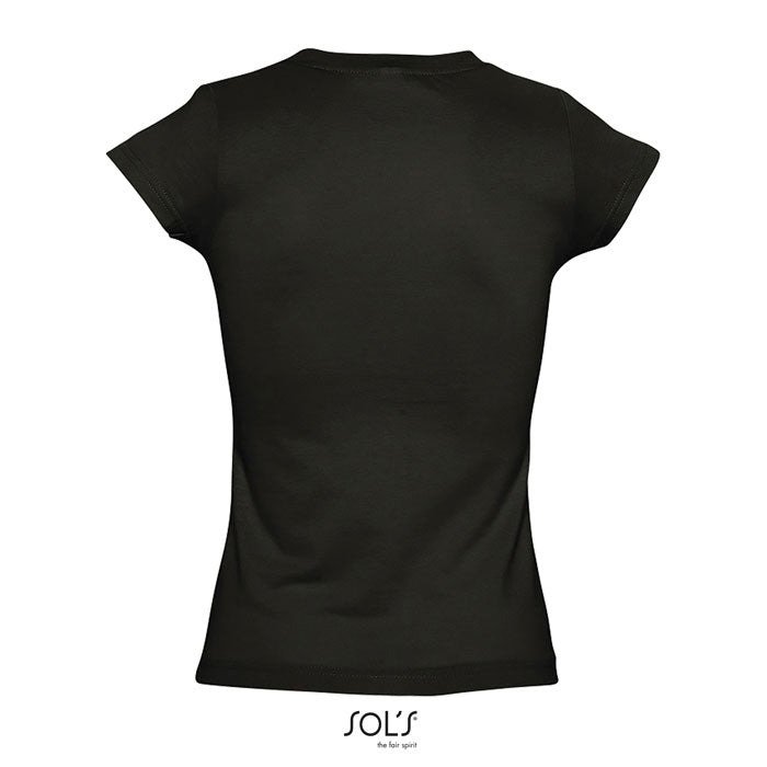 Vista trasera de camiseta ajustada en color negro, confeccionada en 100% algodón, con mangas cortas.
