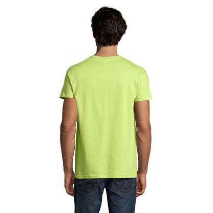 Vista trasera de camiseta verde manzana unisex sin detalles visibles