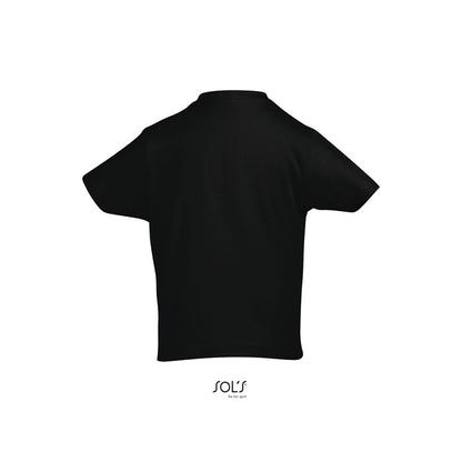 Camiseta infantil negra vista desde atrás, sin modelo